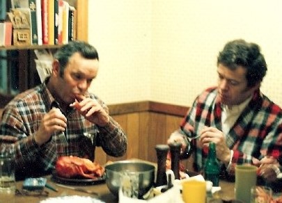 Brothers eating lobstah (2)